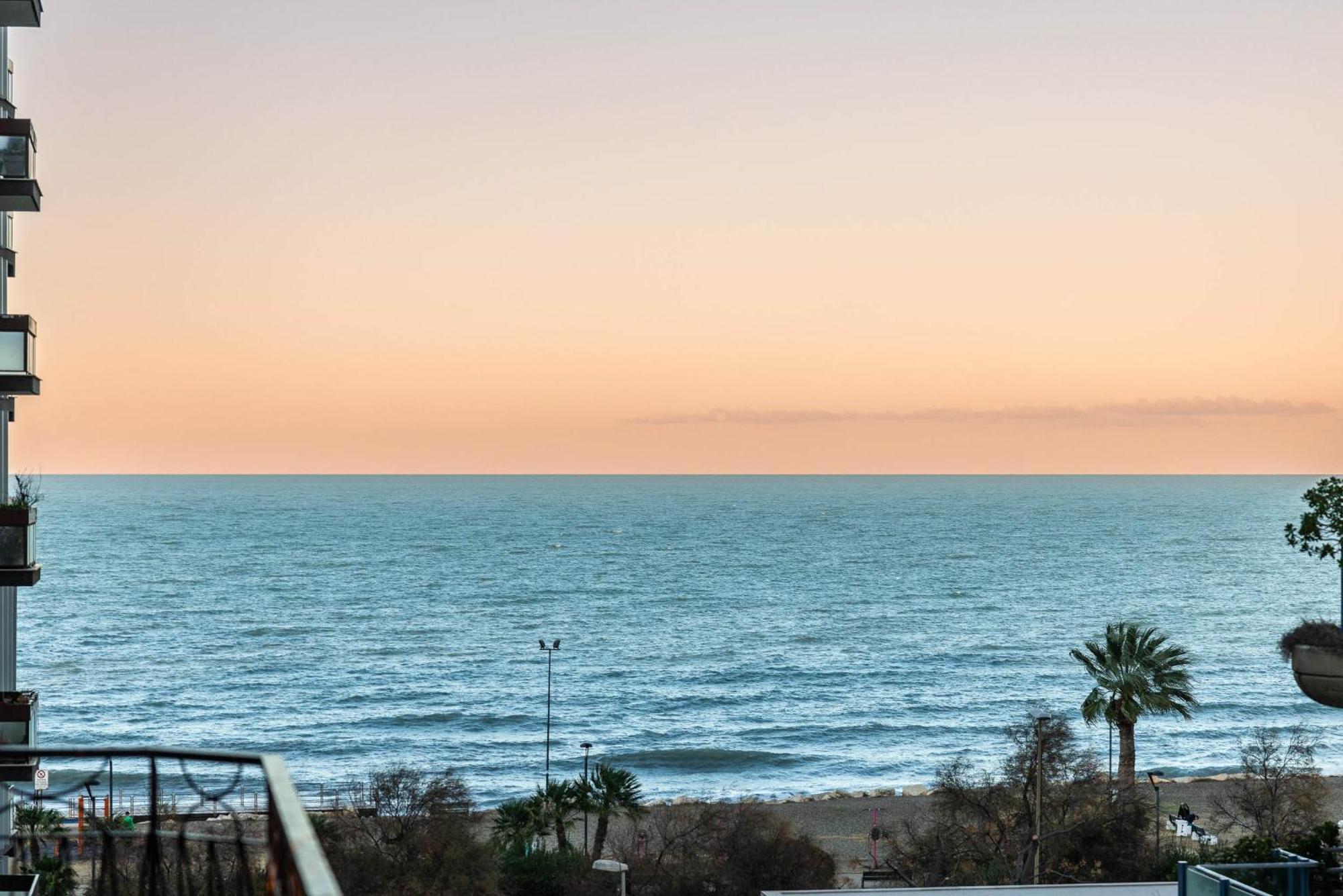 Casa Dei Visionari - Mare Lägenhet Bari Exteriör bild