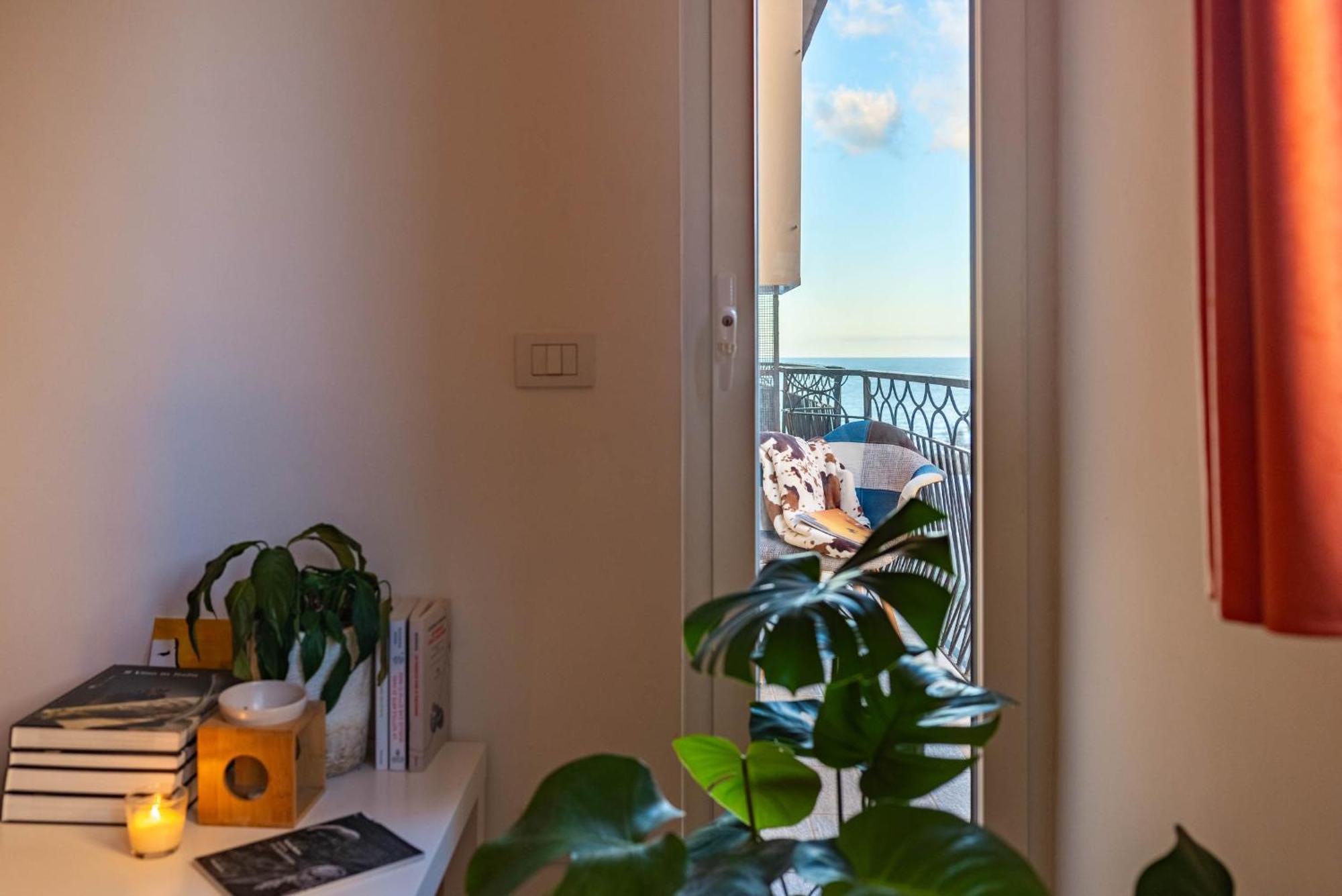 Casa Dei Visionari - Mare Lägenhet Bari Exteriör bild