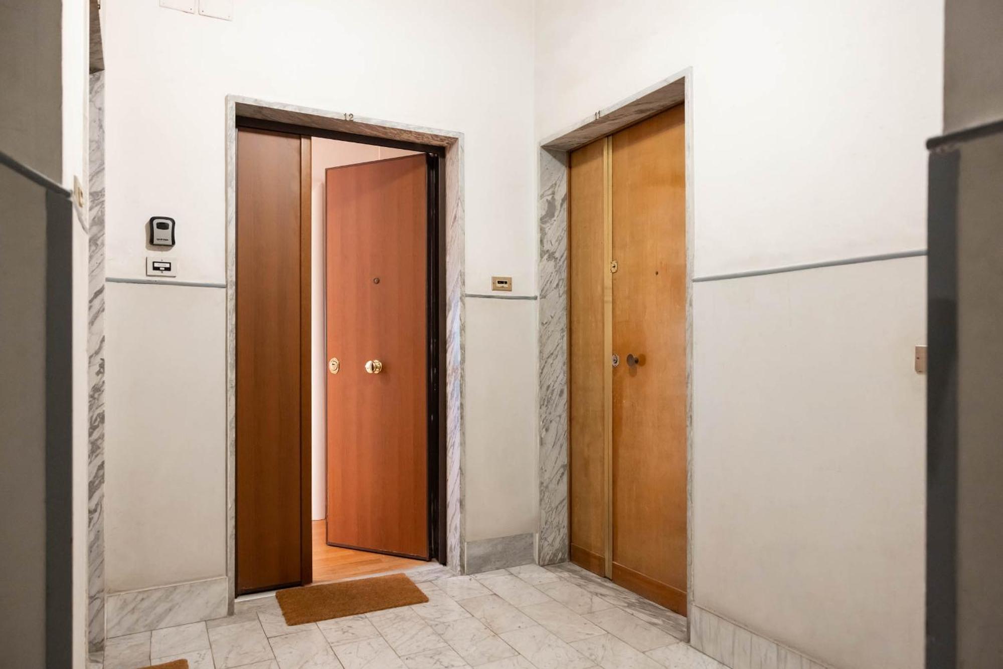 Casa Dei Visionari - Mare Lägenhet Bari Exteriör bild